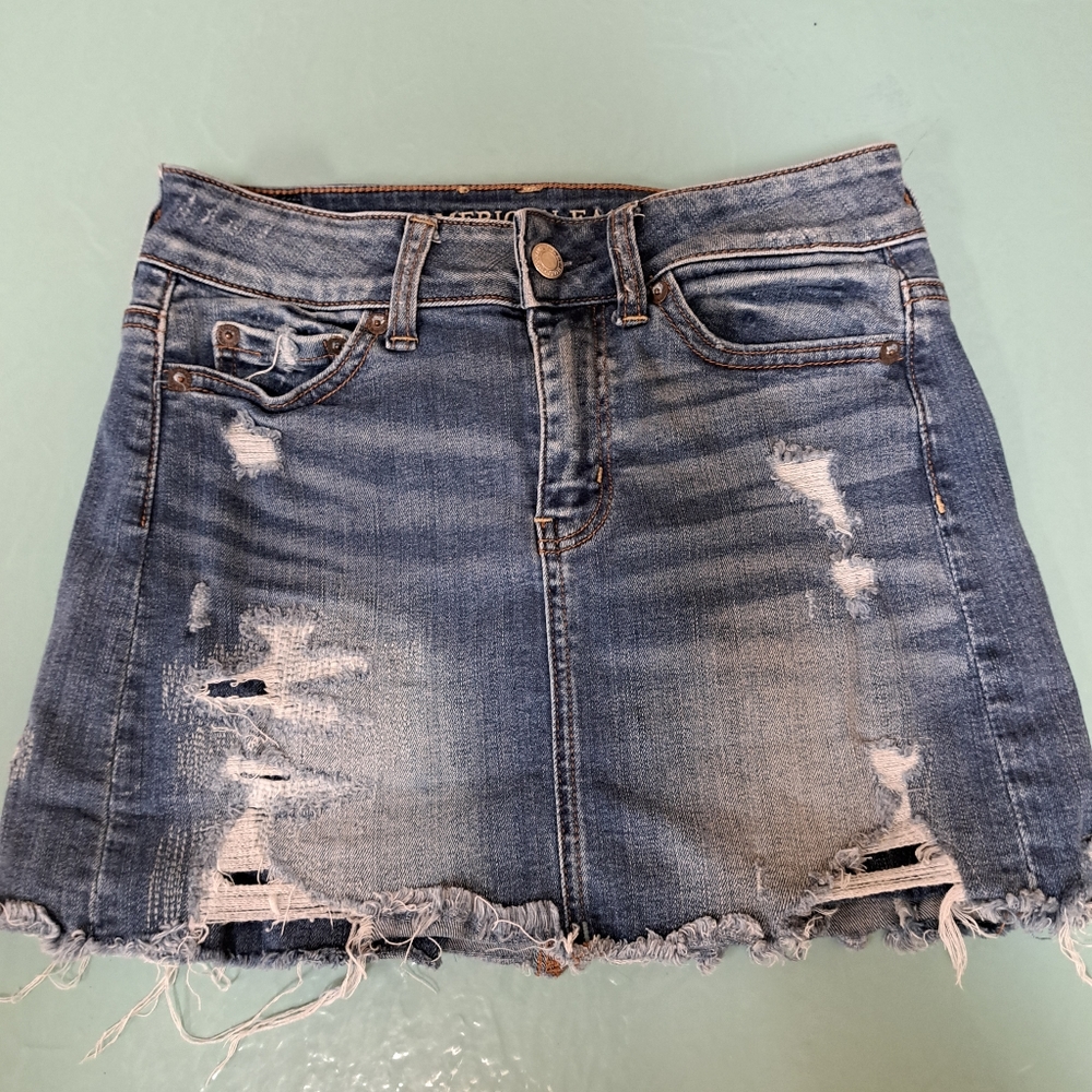 American Eagle Denim Skirt. Size 00
